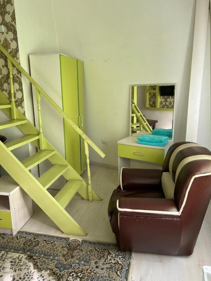 דושאנבה Anisa- Hostel מראה חיצוני תמונה